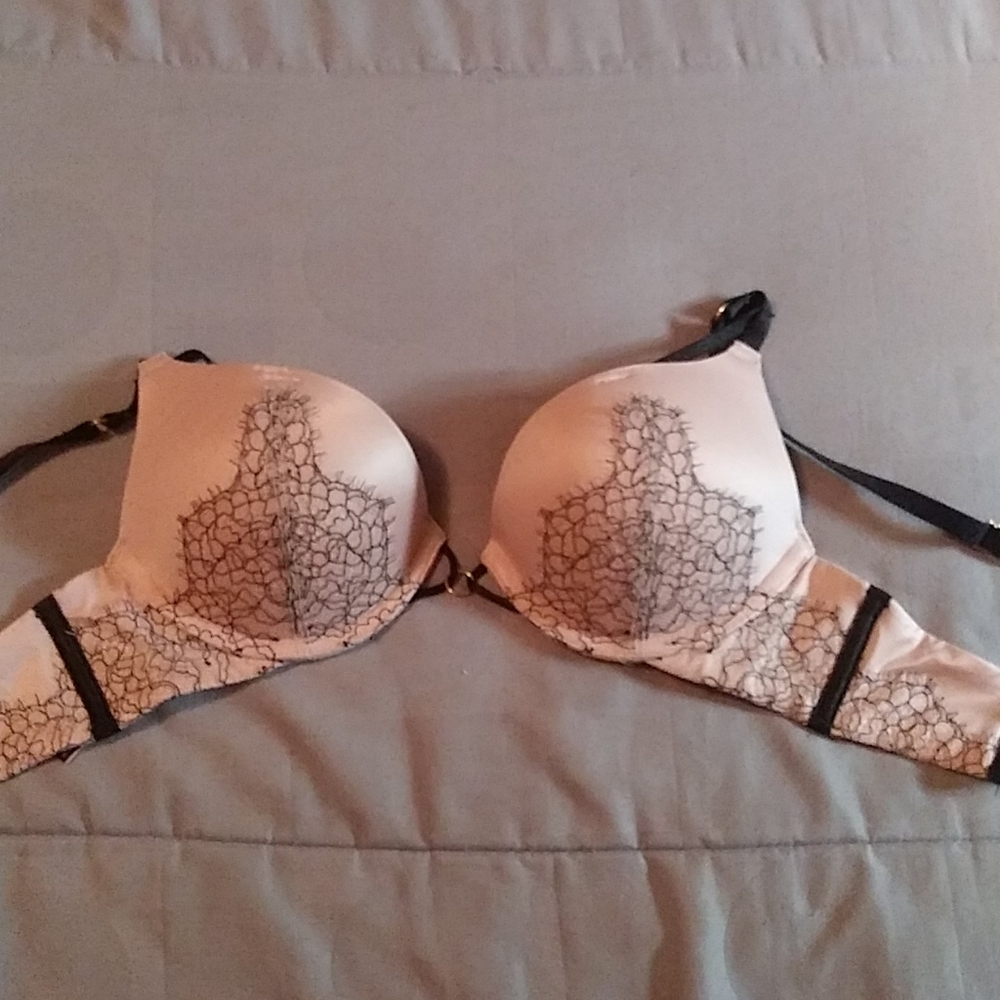 Victoria's Secret Bombshell Plunge Bra